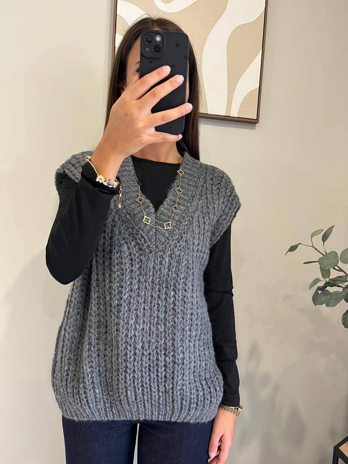 Pull sans manches en maille côtelée – gris