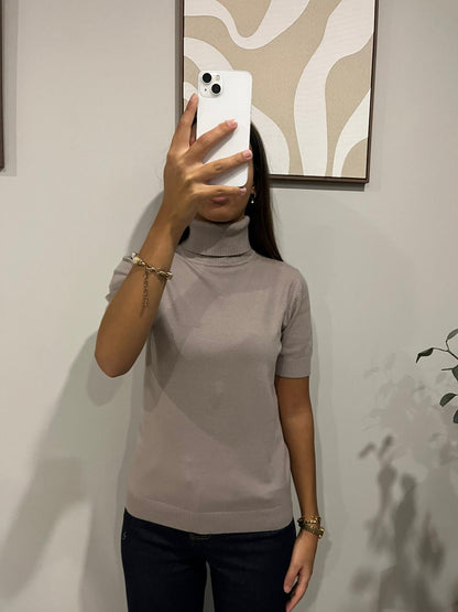 Pull manches courtes col roulé taupe